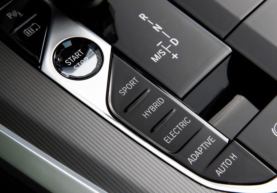 Детали интерьера BMW X5 xDrive45e iPerformance (G05) 2019 года  (WW) (фото 54 из 102)